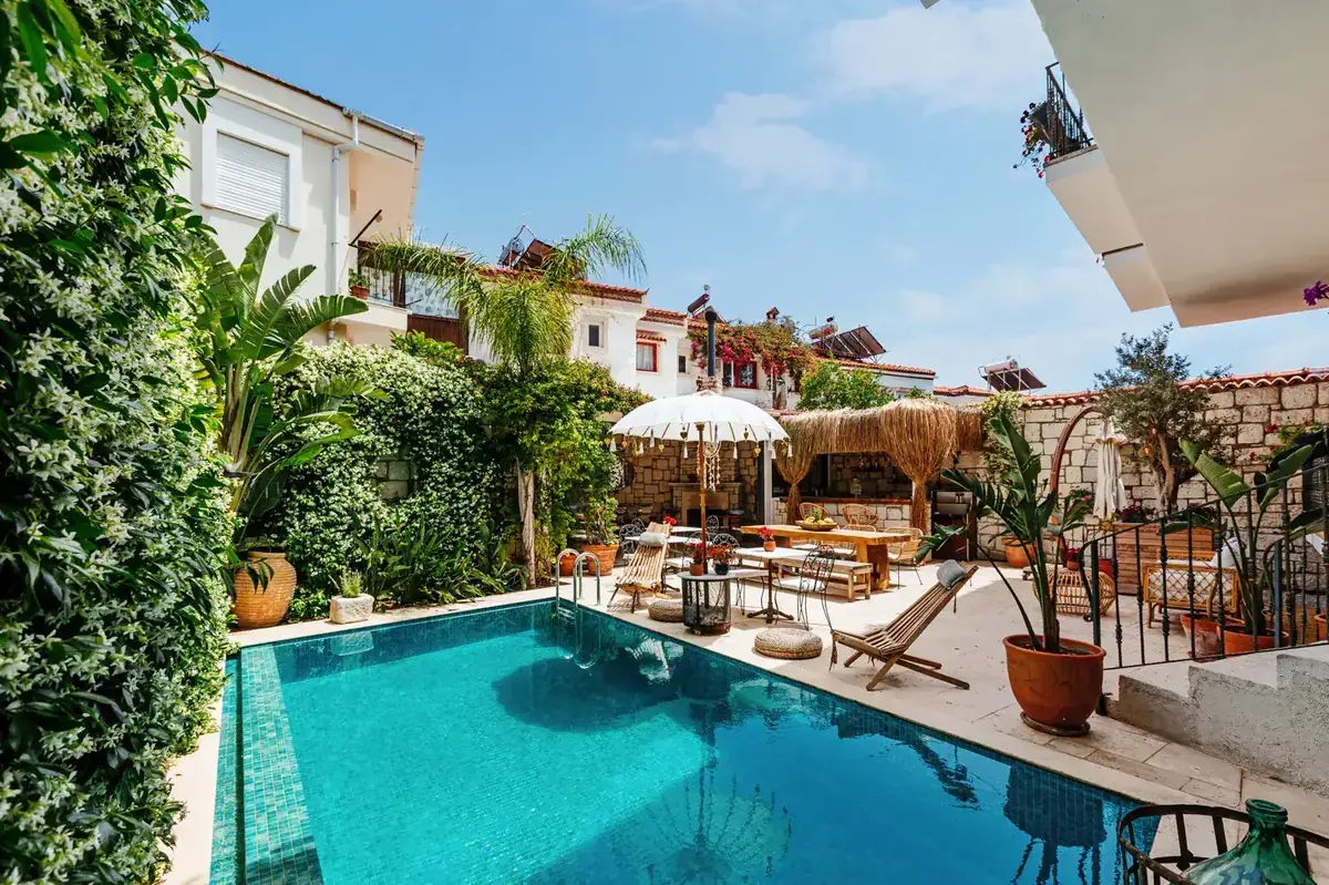 Alachi Hotel açık yüzme havuzu, Alaçatı